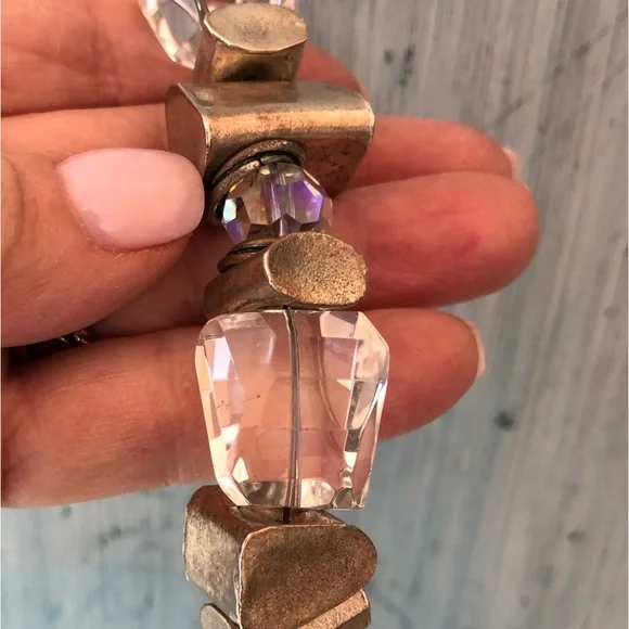 Bracelet w/Swarovski crystals, silver chunks & rings, and heart & arrow clasp - Picture 6 of 12